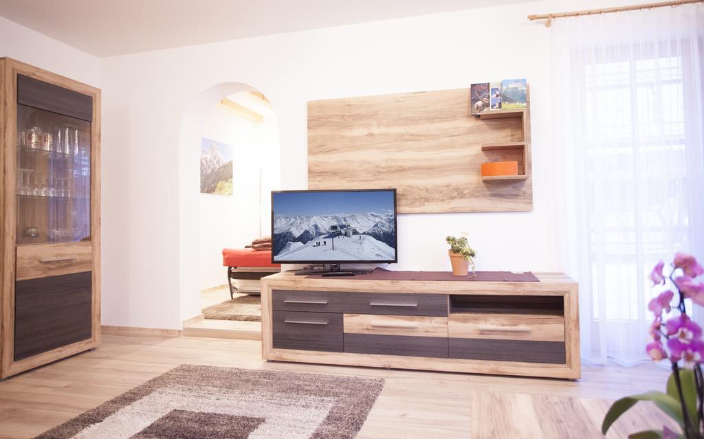 Alp Chalet Appartement Kappl  Chambre photo