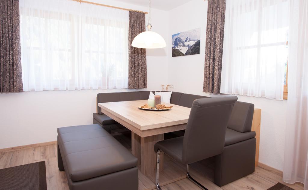 Alp Chalet Appartement Kappl  Chambre photo